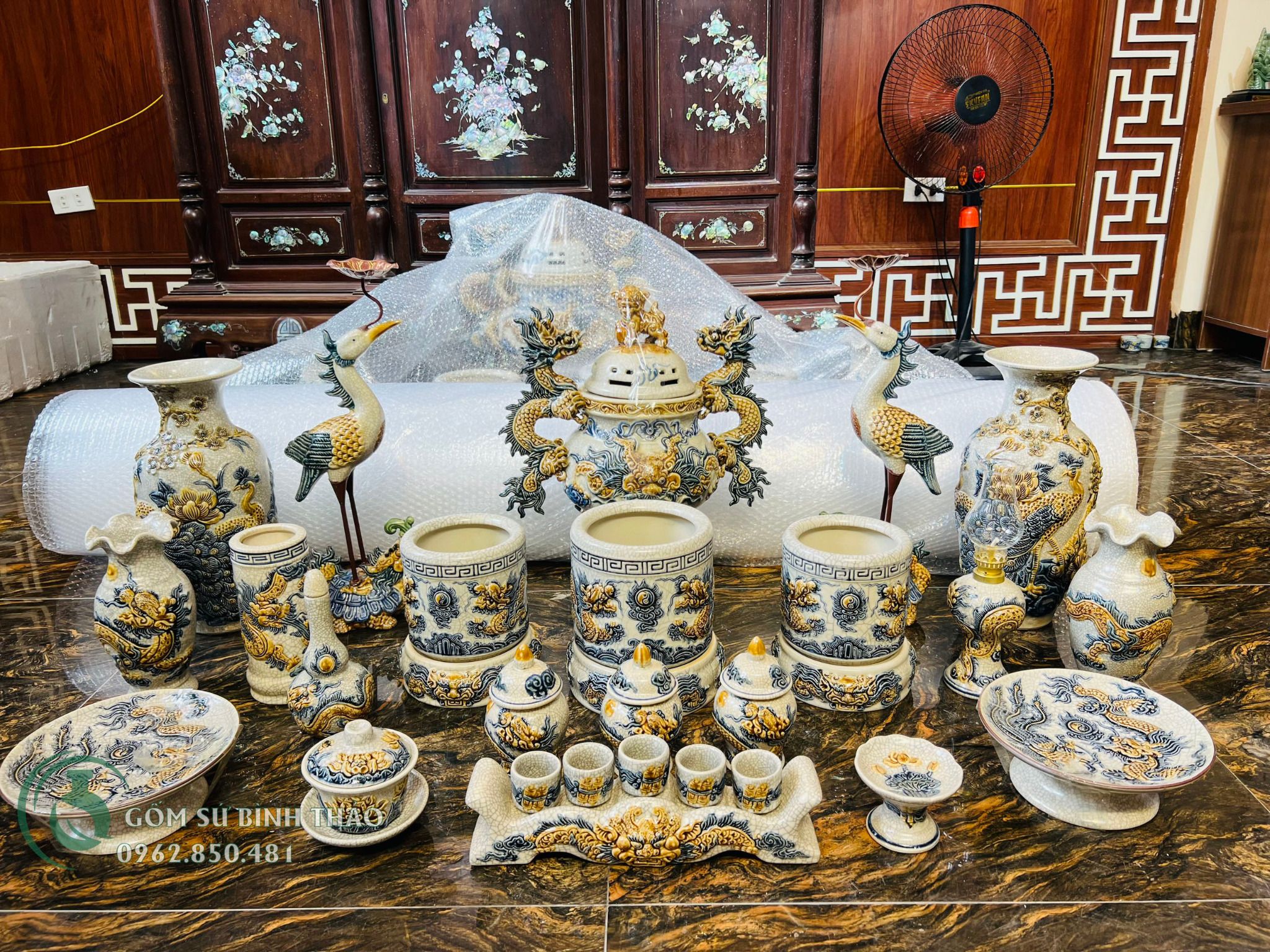 Ban thờ gia tiên đẹp dành cho ban thờ 1m97