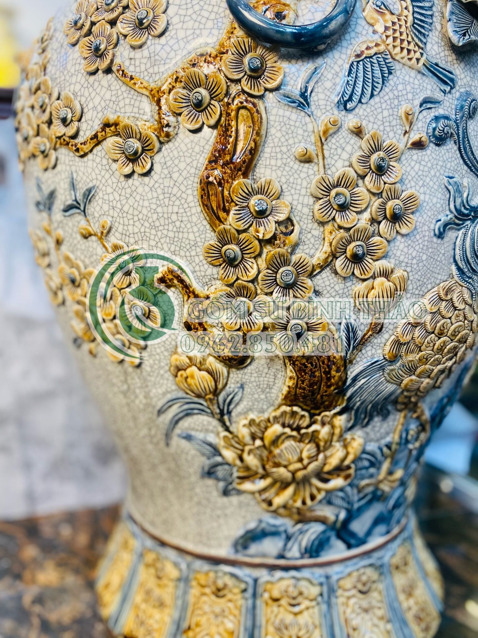 Chóe Công đào Men rạn đắp nổi hàng Nghệ nhân Bát Tràng PA