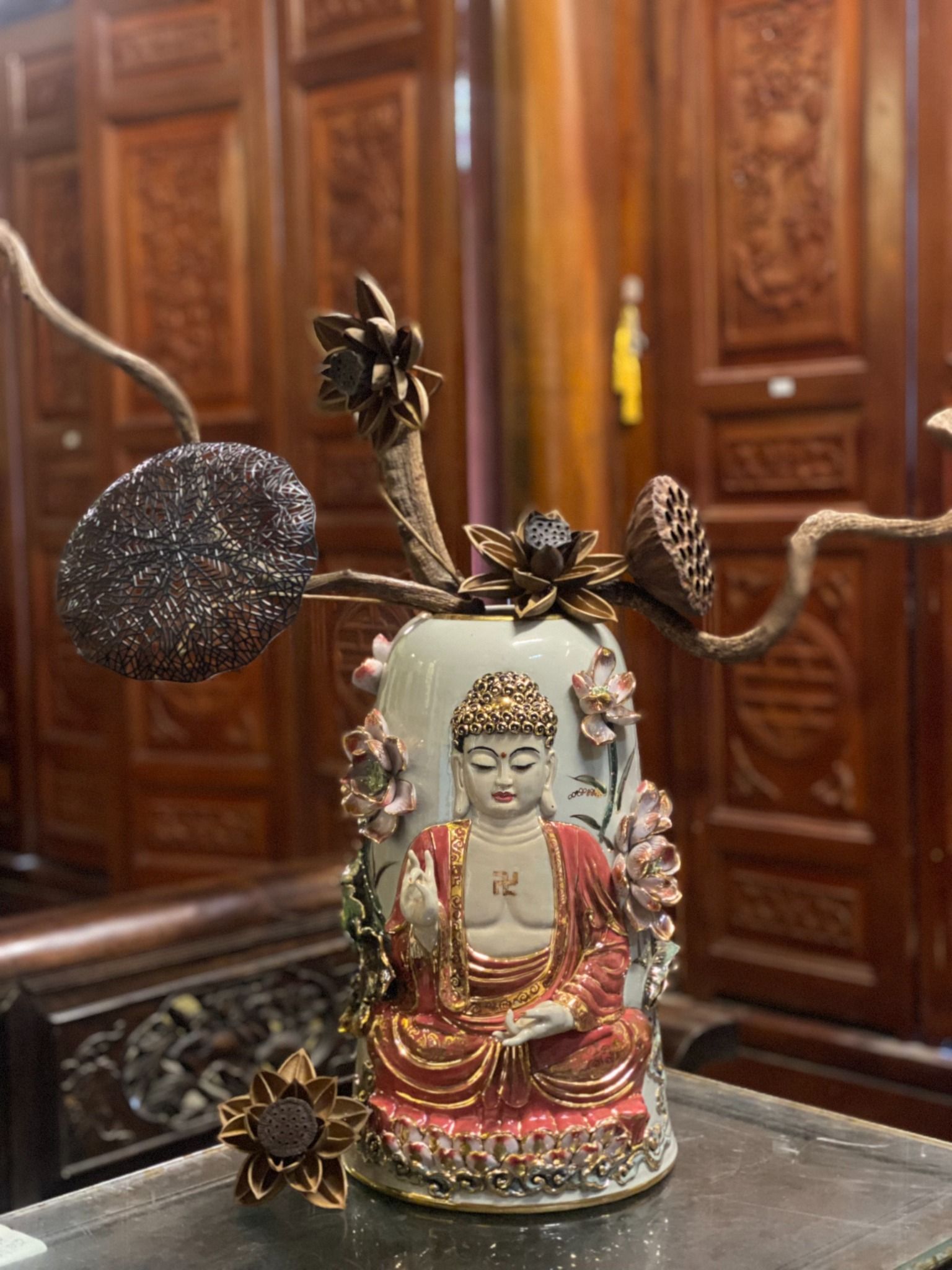 Chuông Phật A Di Đà vẽ vàng kim - Nghệ nhân Bát Tràng vuốt tay
