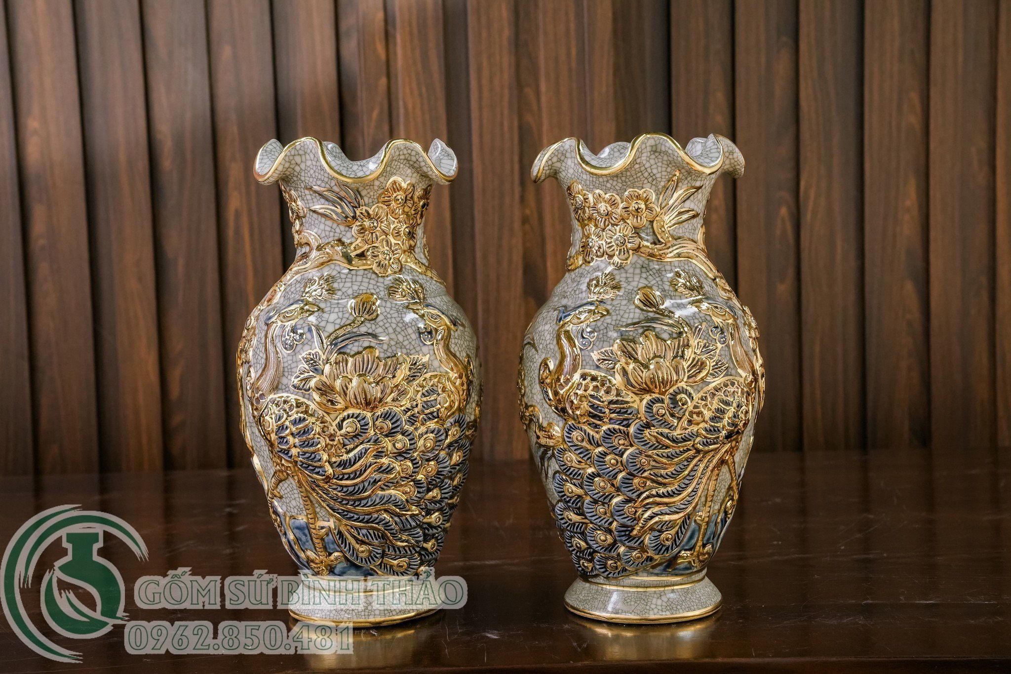 Lọ lượn Công đào Men rạn Đắp nổi Vẽ vàng 24K