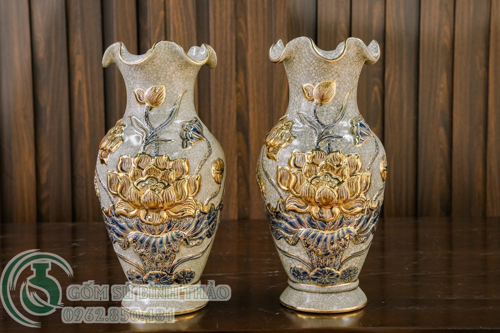 Lọ lượn Sen Men rạn Đắp nổi Vẽ vàng 24K