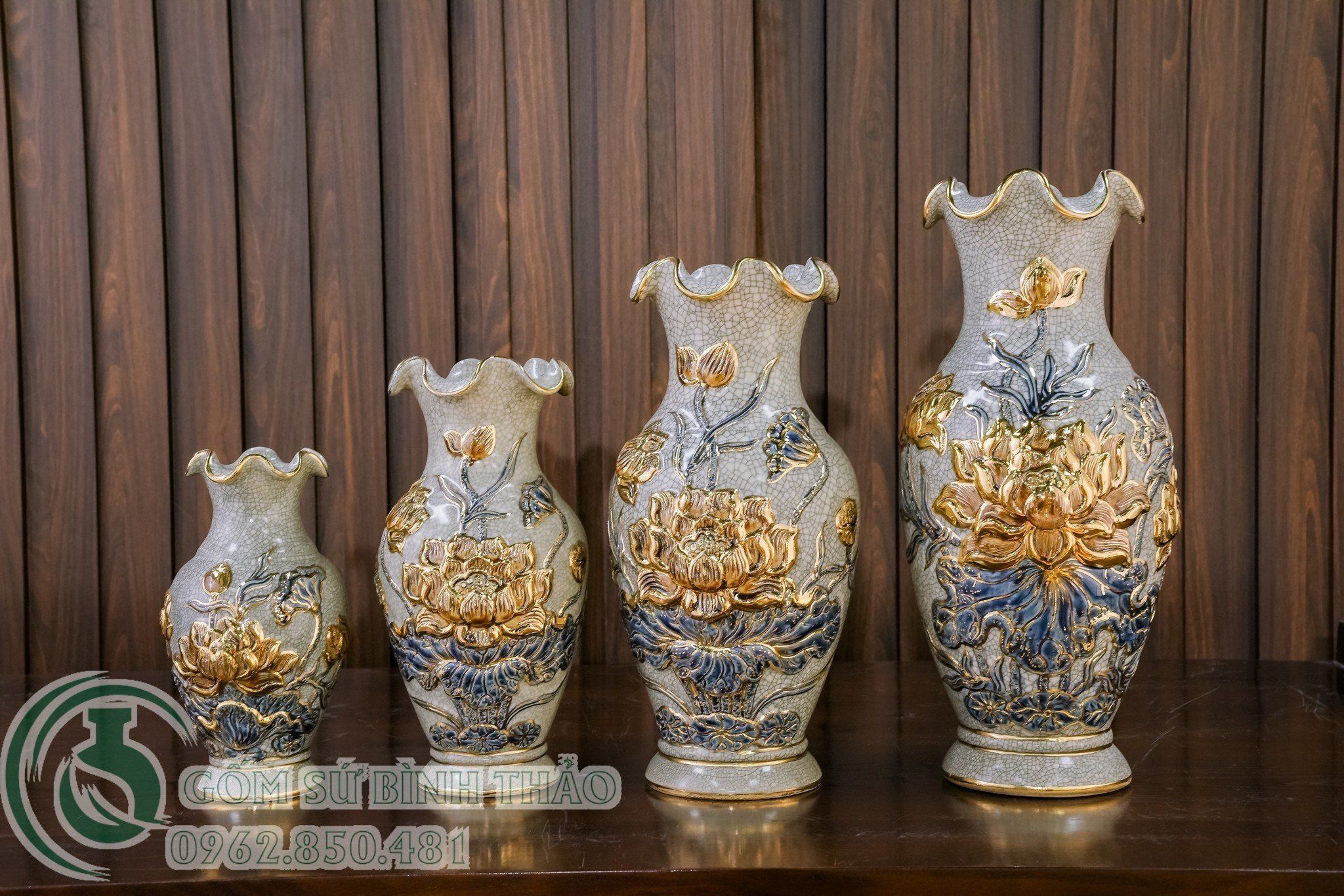 Lọ lượn Sen Men rạn Đắp nổi Vẽ vàng 24K