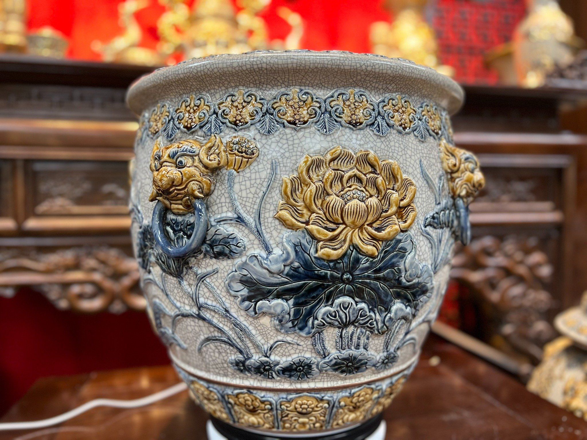 Thống Sen Cá men rạn đắp nổi - Liên hoa cát tường