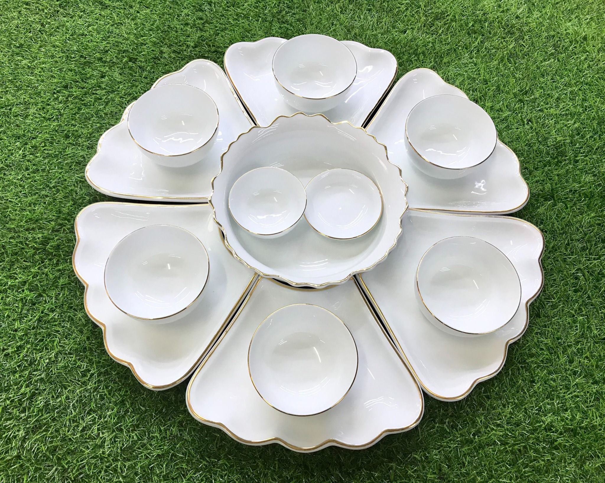 Bộ bát đĩa Hoa mặt trời Trắng Vẽ vàng Cao cấp Bát Tràng