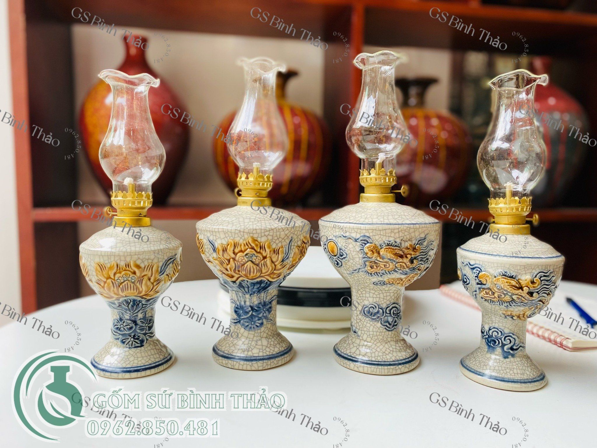 Đèn dầu Vuông Rồng / Sen Men rạn Đắp nổi PA