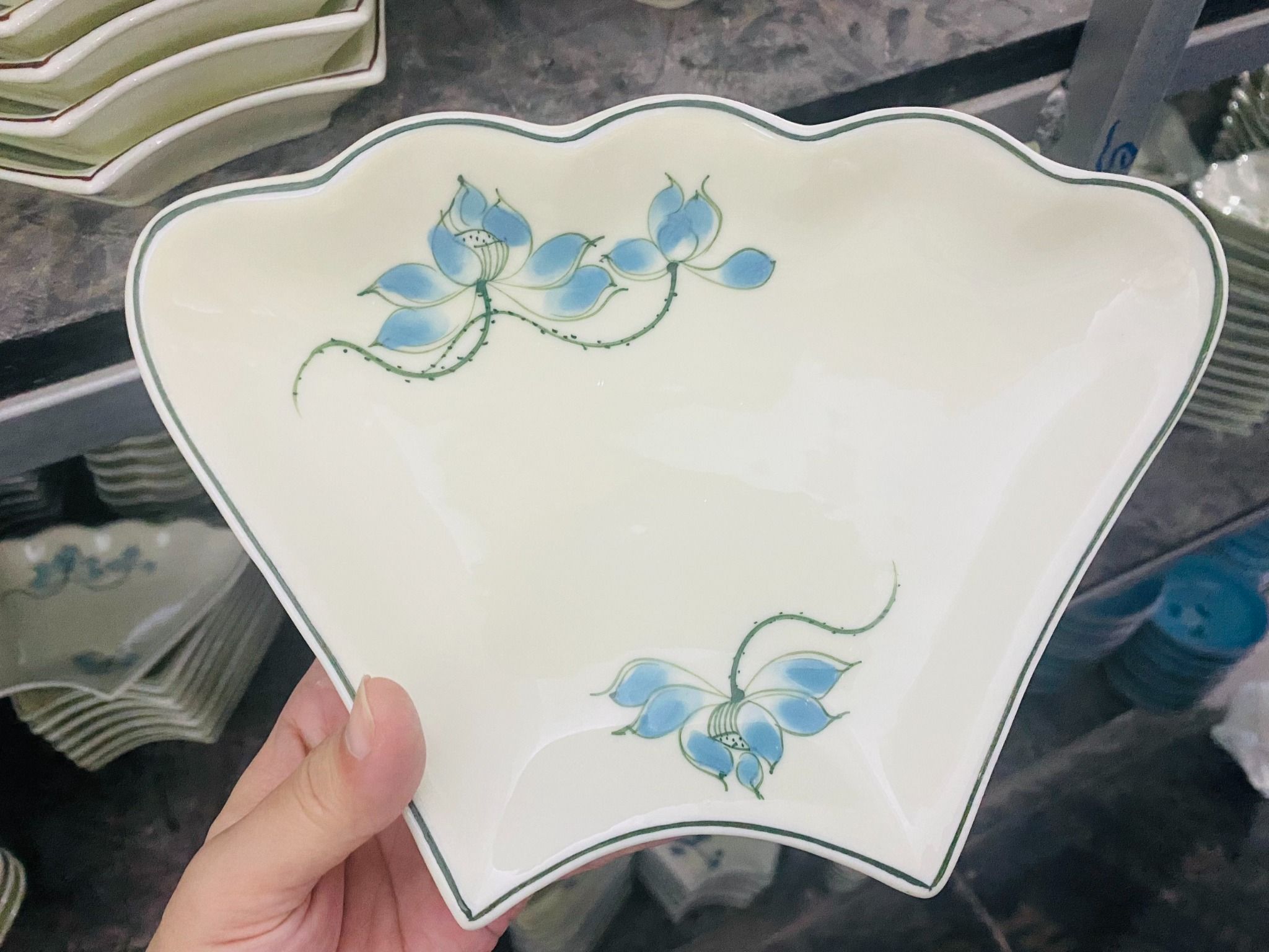 Bộ bát đĩa Hoa mặt trời Bát Tràng họa tiết Sen xanh DH