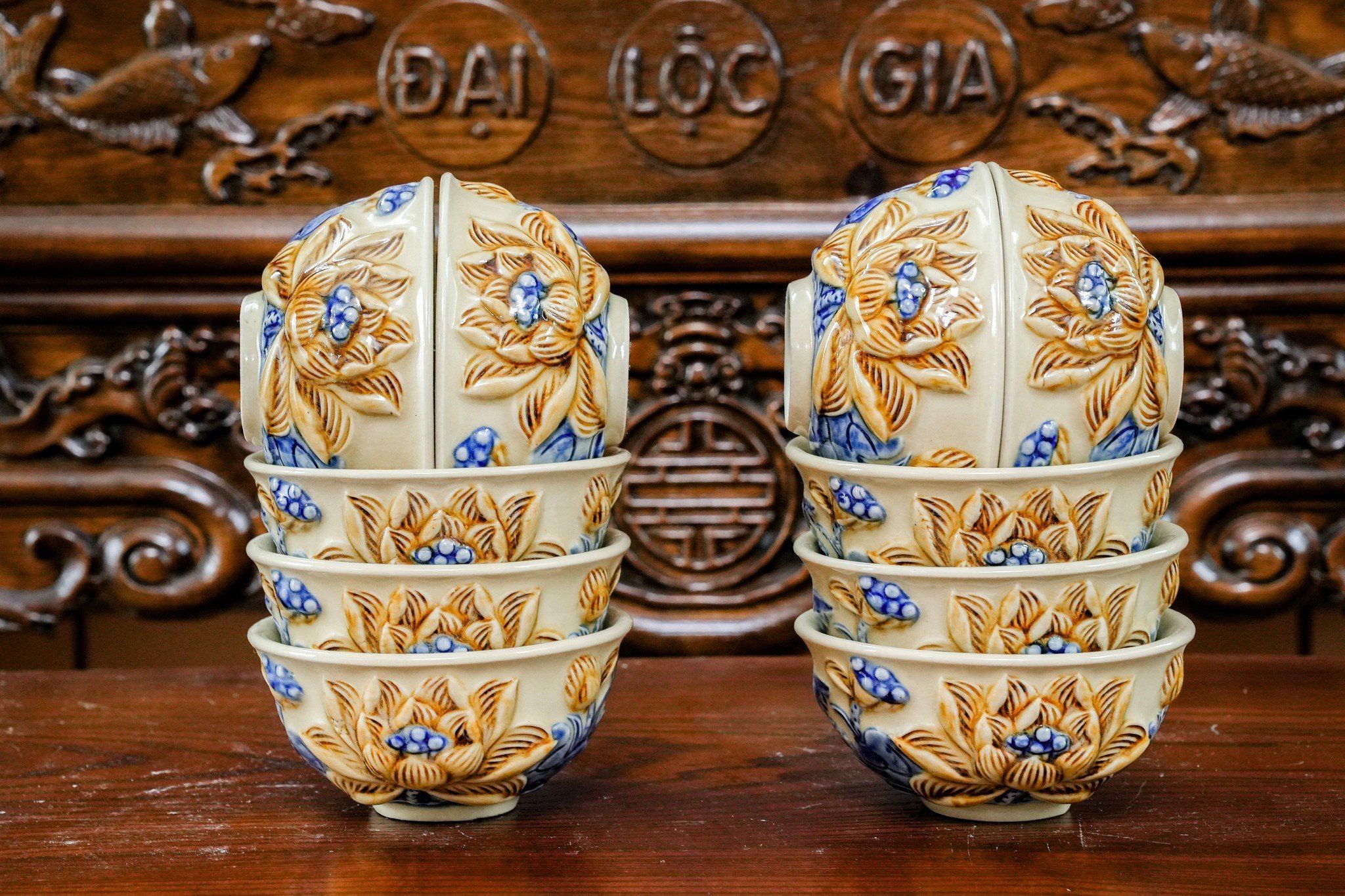 Đồ thờ Gốm Bát Tràng 1 Bát hương Men Hoàng Thổ đắp nổi Gốm Nghệ nhân Bát Tràng HTDM06