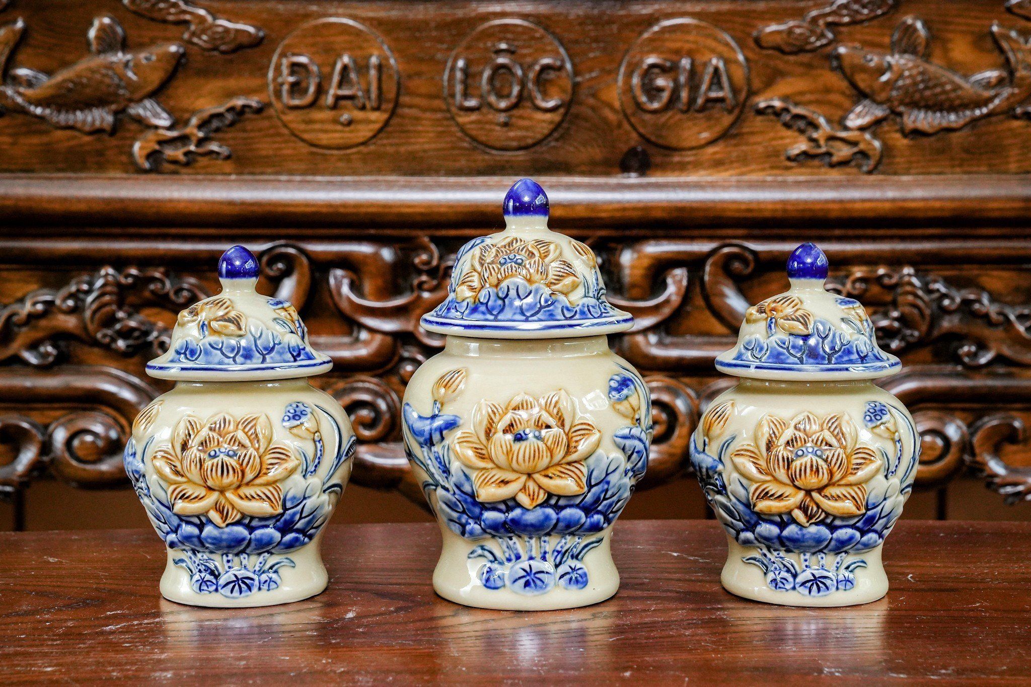Đồ thờ Gốm Bát Tràng 1 Bát hương Men Hoàng Thổ đắp nổi Gốm Nghệ nhân Bát Tràng HTDM05