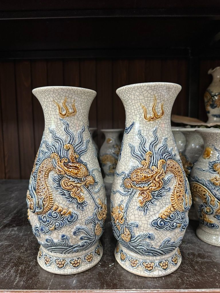 Lọ huệ Rồng Men rạn Đắp nổi