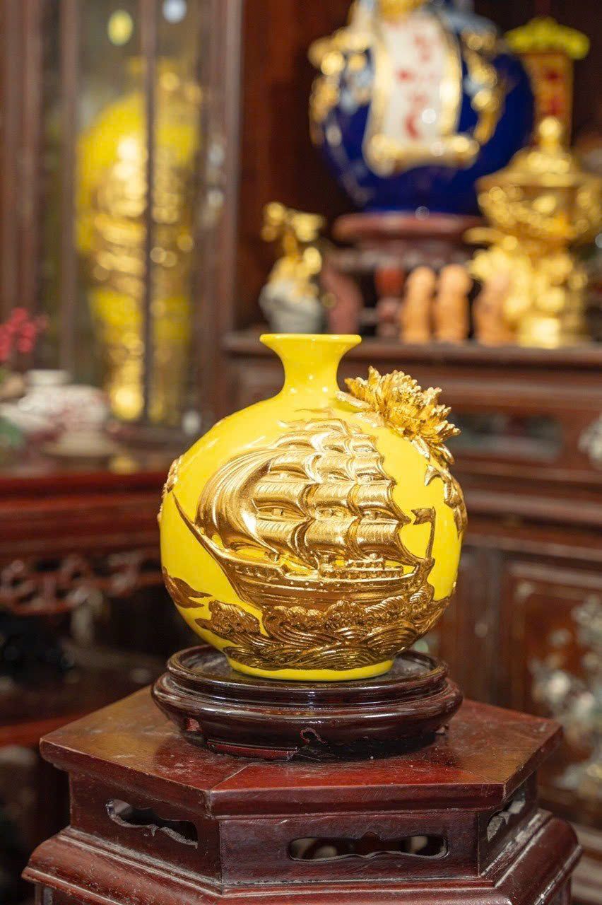 Bình phong thủy thu hút tài lộc Gốm sứ Bát Tràng dát vàng cao cấp HLVHTBDV
