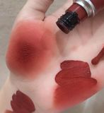 Son kem lì MAC Powder Kiss Liquid Lipcolour - 974 Rhythm 'N' Roses