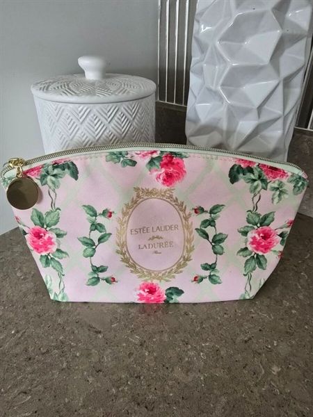 Túi Đựng Mỹ Phẩm Estee Lauder Lauduree Hoa Hồng 23.5x14x6cm