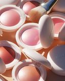 Má Hồng Rare Beauty Soft Pinch Luminous Powder Blush - Màu Happy