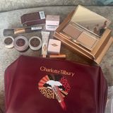 Túi Gift Charlotte Tilbury Đỏ Mận 5 Ngăn 19.5x15x8cm