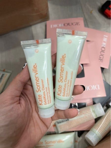 Sữa Rửa Mặt Kate Somerville ExfoliKate Cleanser Daily Foaming Wash 30ml