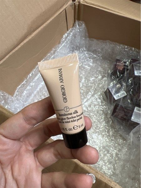 Kem Nền Giorgio Armani Foundation Luminous Silk - Tone 2 - Mini 5ml