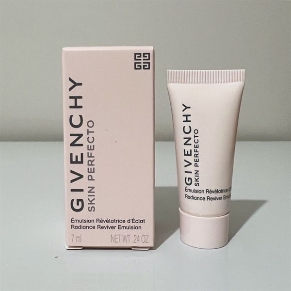 Sữa Dưỡng Da Givenchy Skin Perfecto Radiance Reviver Emulsion 7ml