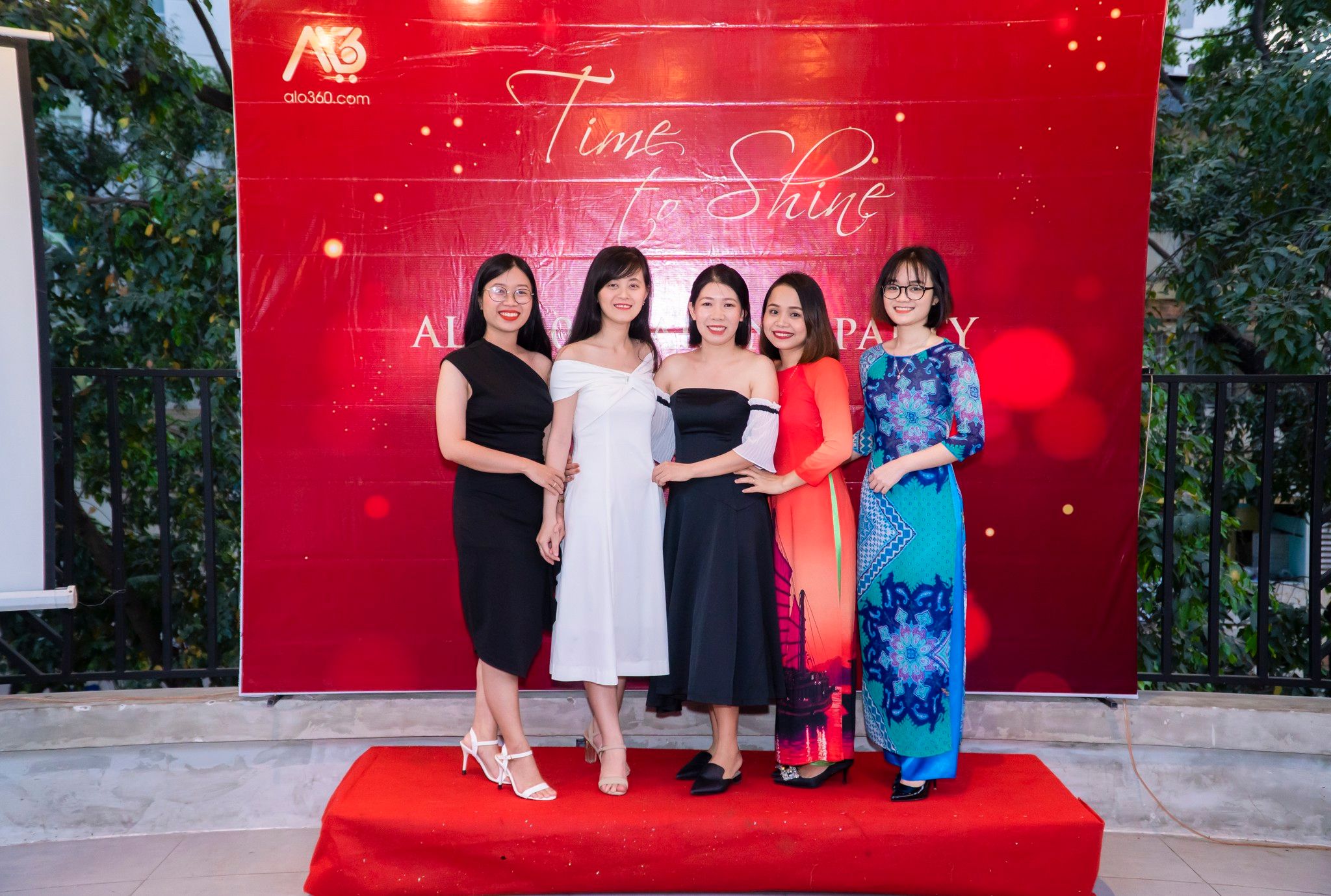 TIỆC TẤT NIÊN 02 - 2,000,000 ( BACKKDROP+ SÂN KHẤU)