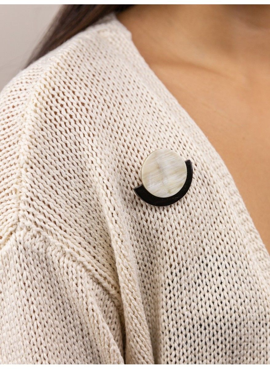 Couchant Brooch White & Black