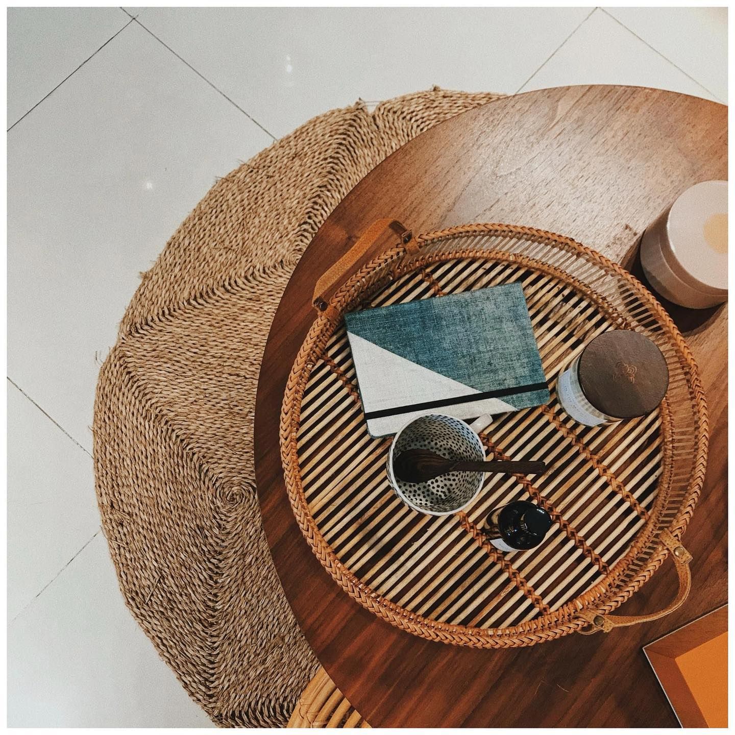 Round Rattan Tray with Handles - Natural