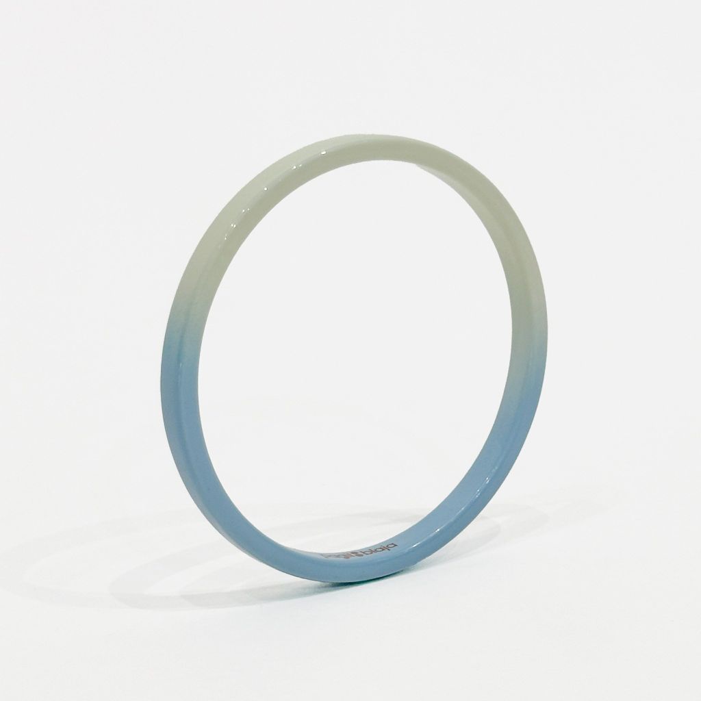 Gradient Round Blue & White