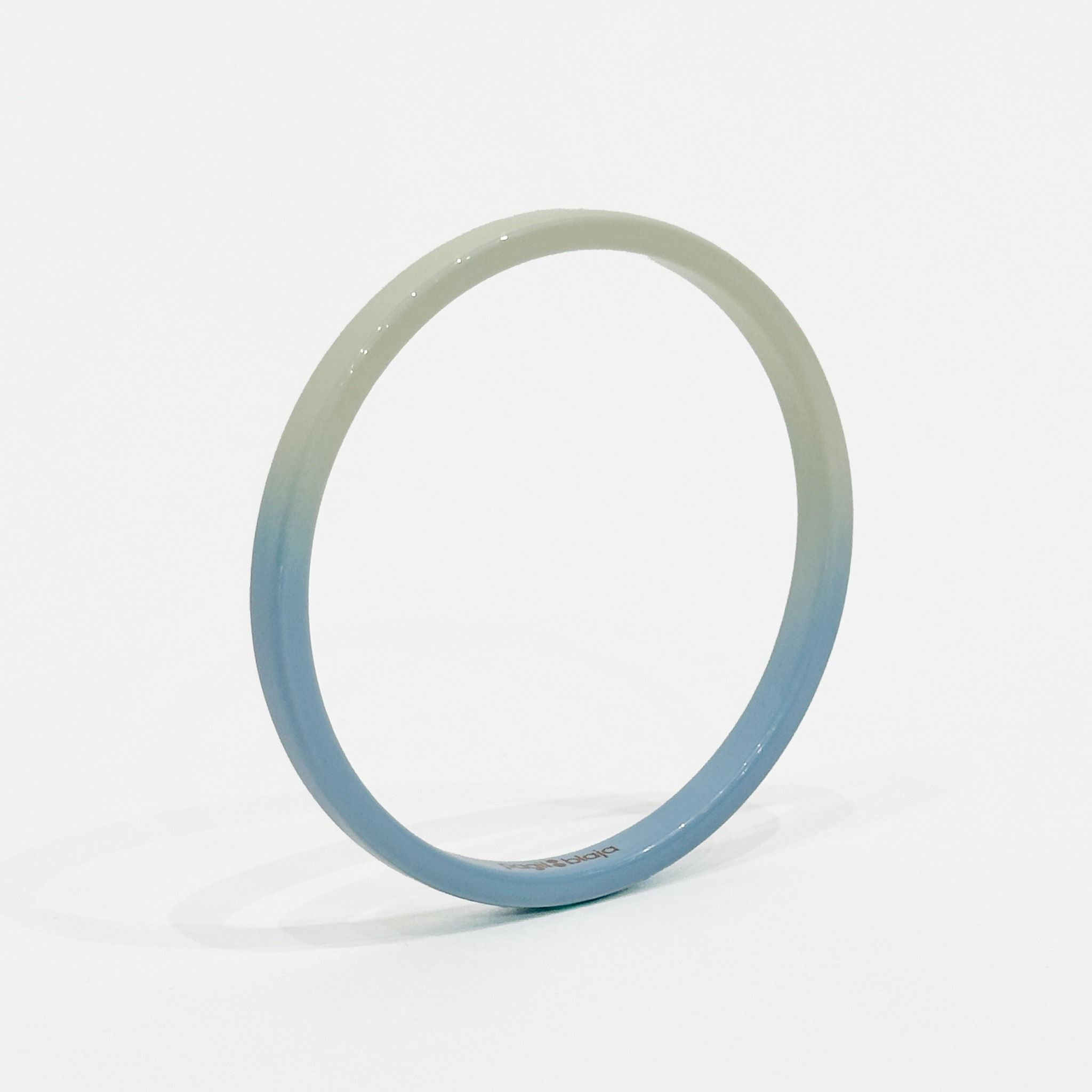 Gradient Round Blue & White