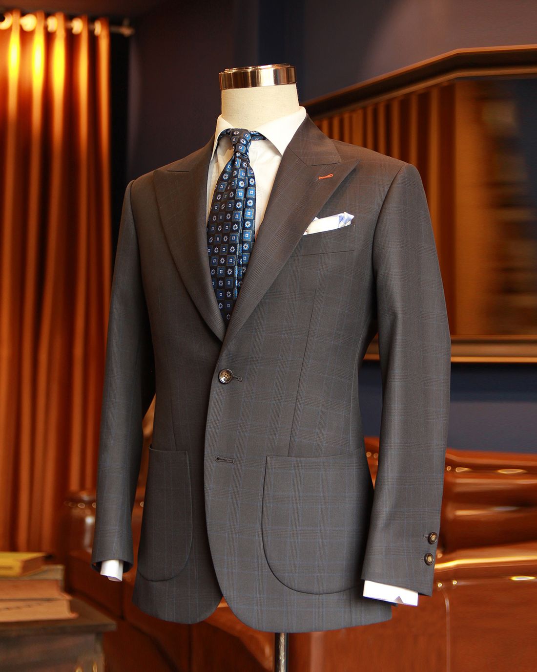 THE SOPHISTICATED MR. GREY SUIT