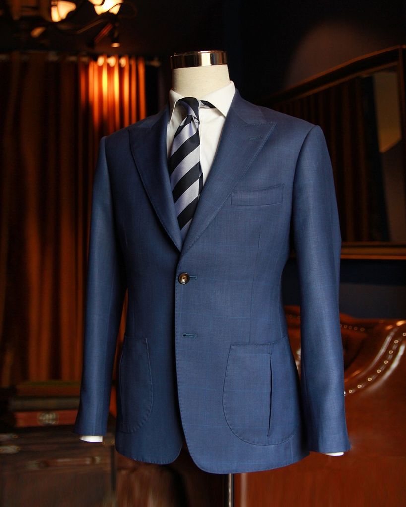 DARK NAVY SUIT