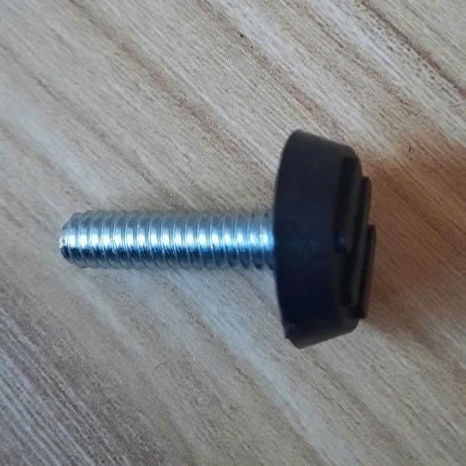 Chân tăng chỉnh có sọc 6 x 20MM