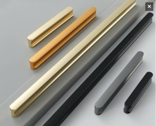 Tay nắm tủ 7938 màu đen 800mm