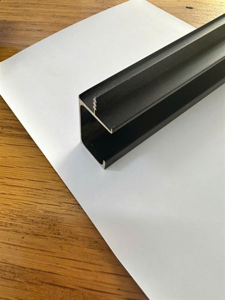 Tay nắm nhôm âm dài 3m loại màu đen 8015