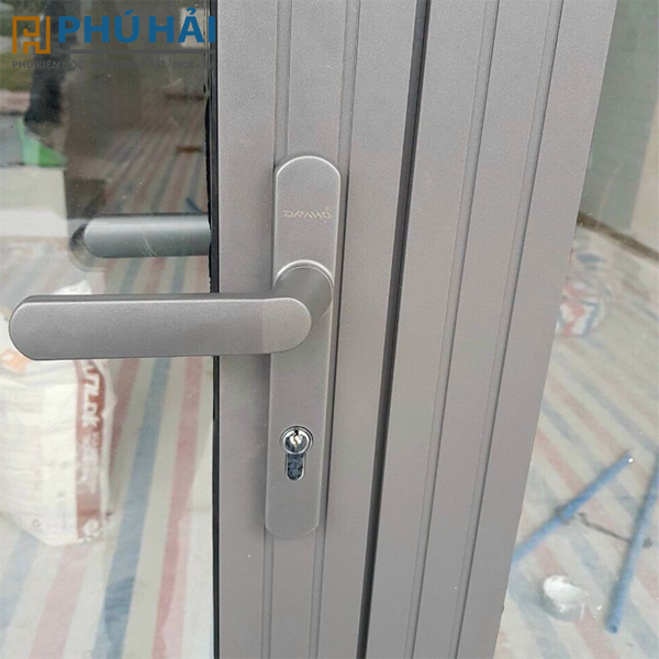 Khóa đa điểm DRAHO màu XÁM PM27 tay lớn mở trong