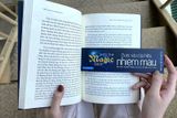 Bước Vào Cửa Hiệu Nhiệm Màu