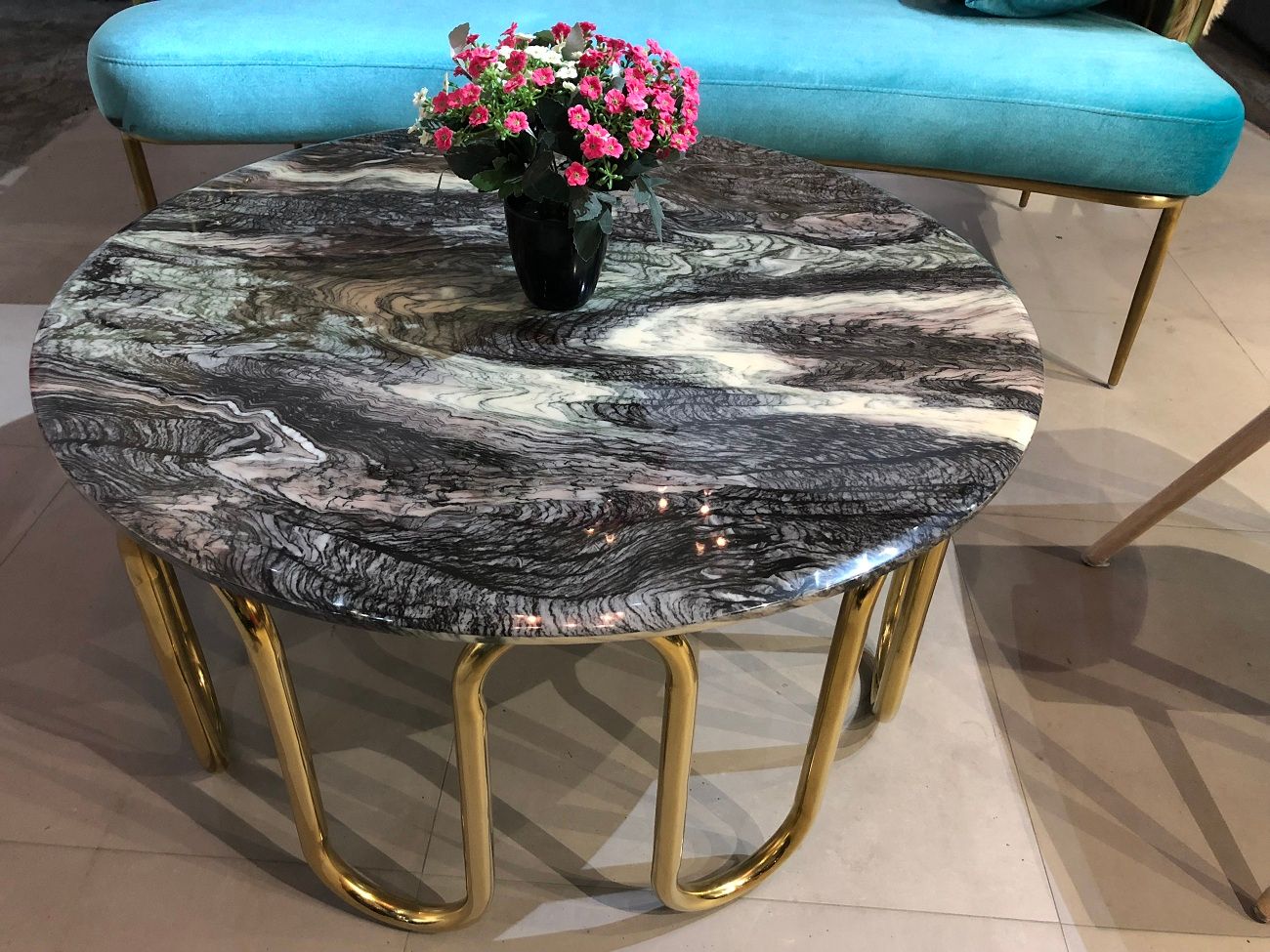 Bàn sofa mặt đá khung inox mạ titan vàng BS001