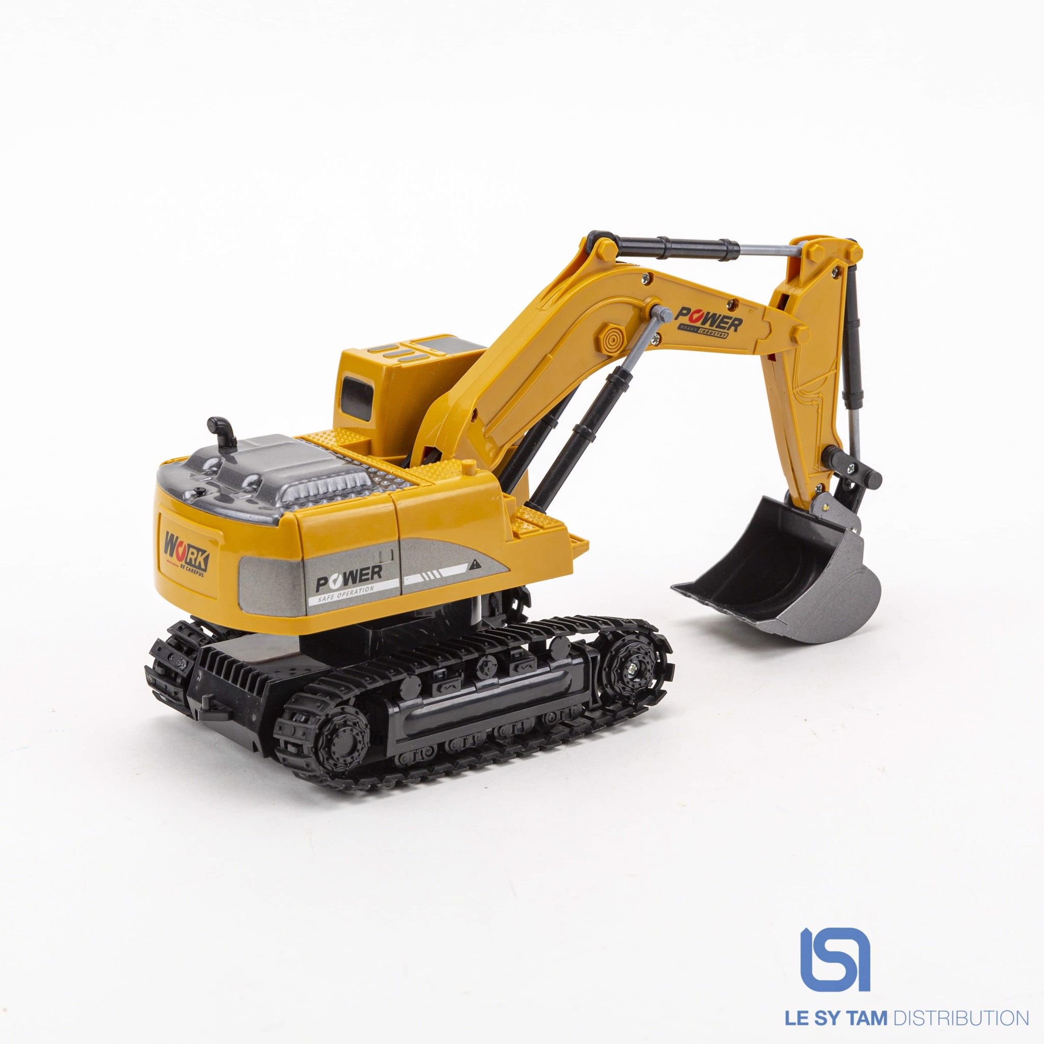 Xe múc điều khiển BC 1024