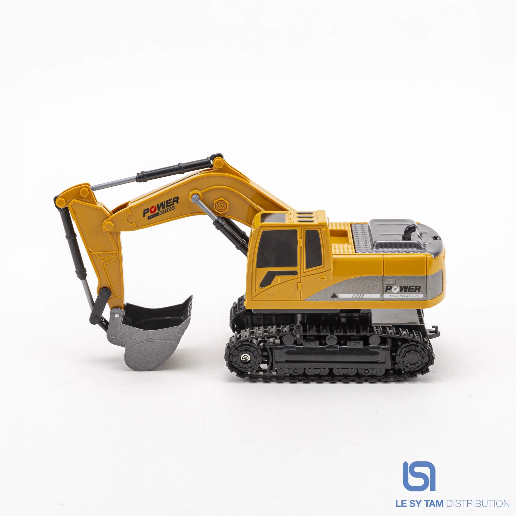 Xe múc điều khiển BC 1024