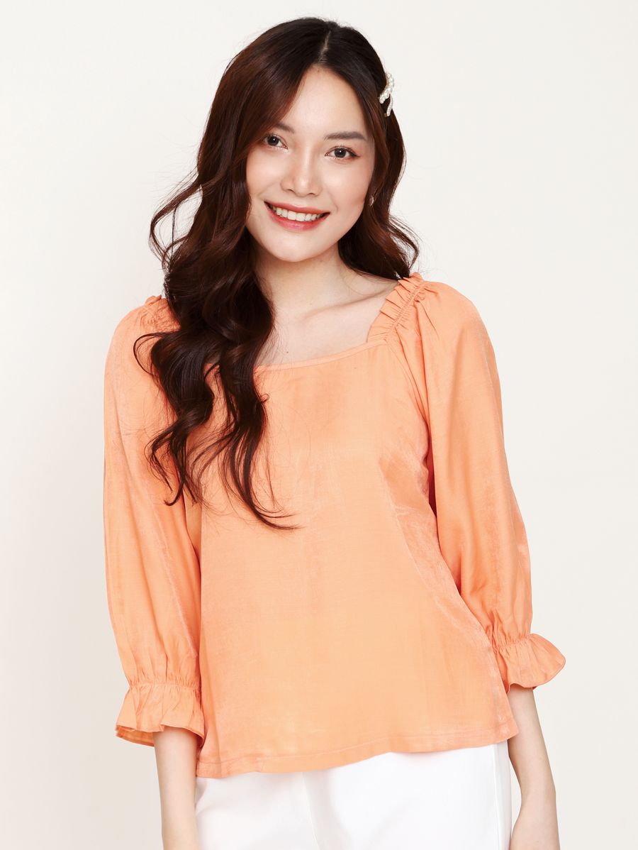 Áo kiểu cổ vuông, tay dún bèo
