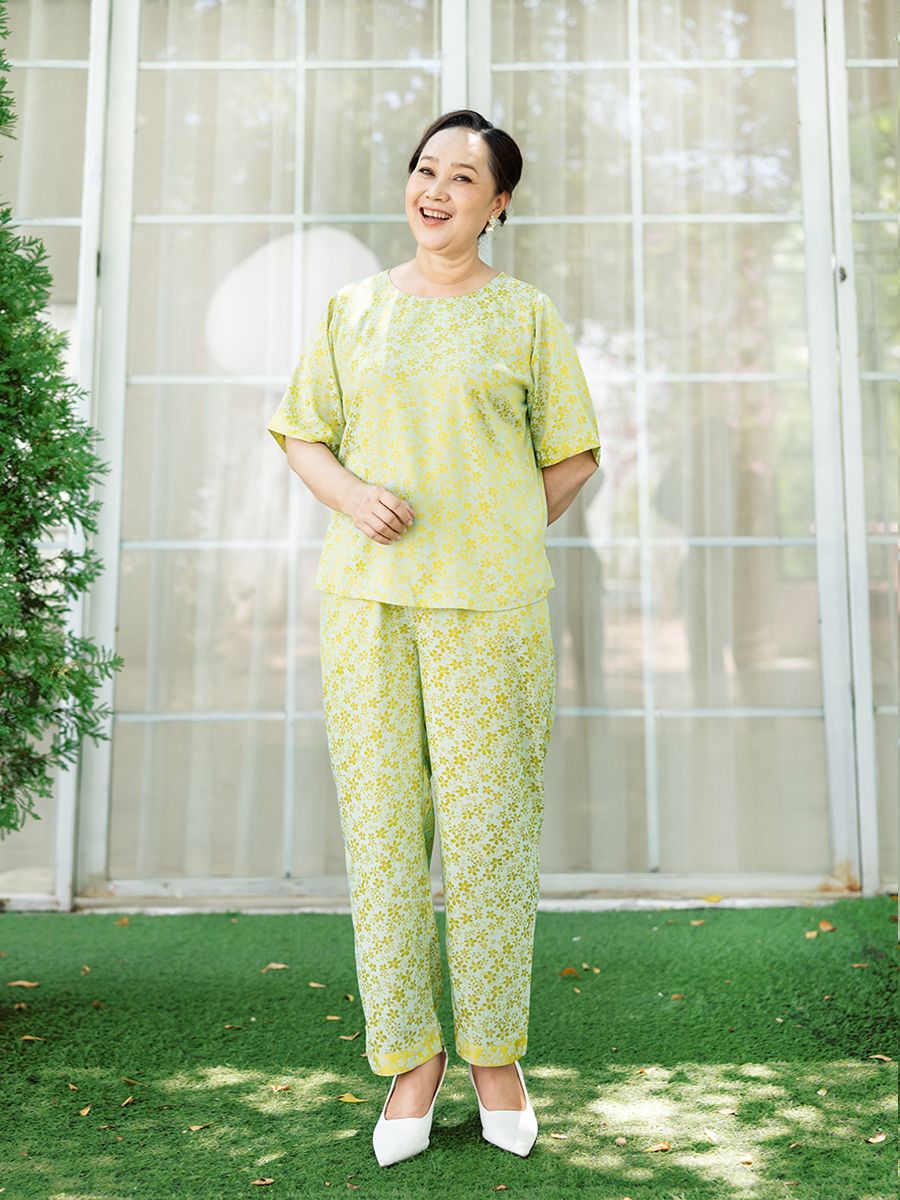 Bộ đồ mặc nhà gấm họa tiết hoa