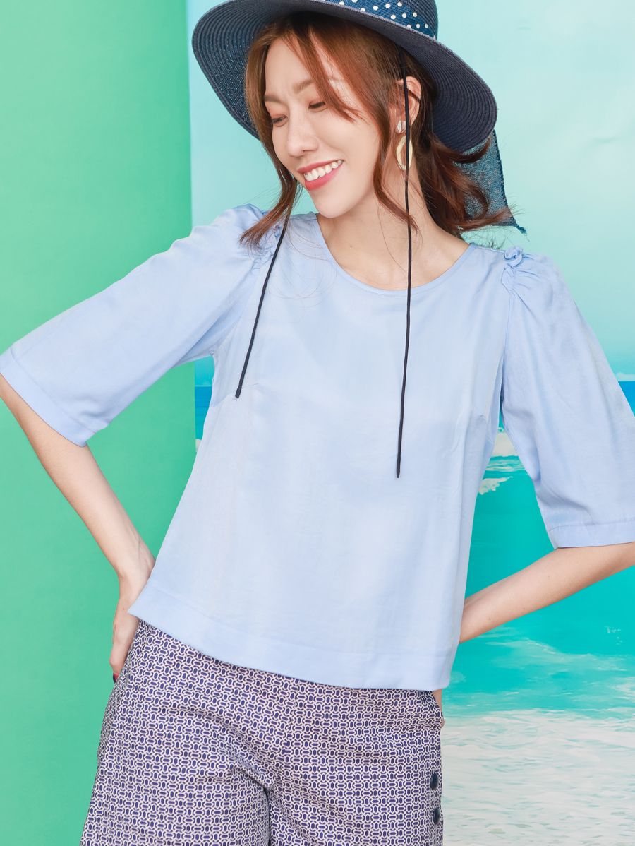 Áo cổ tròn tay phồng dún bèo