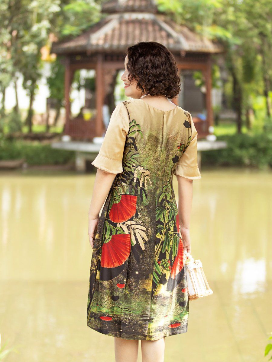 Đầm suông cổ tròn họa tiết , tay bèo
