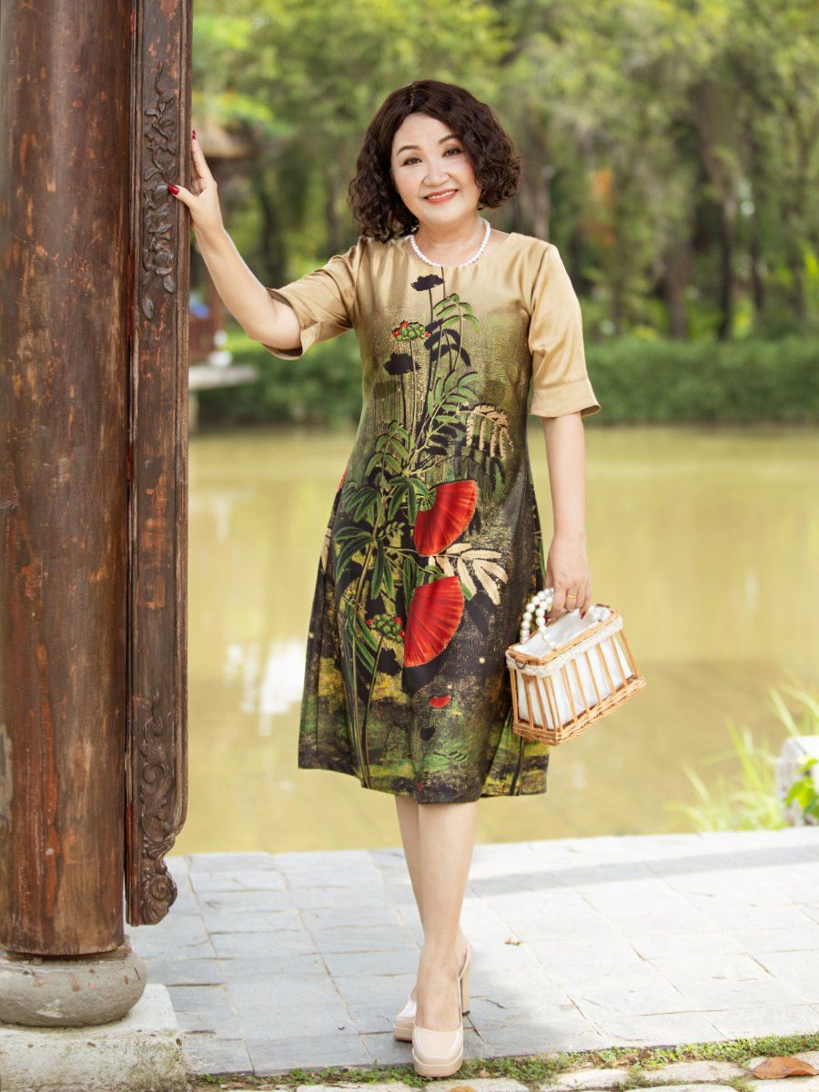 Đầm suông cổ tròn họa tiết , tay bèo