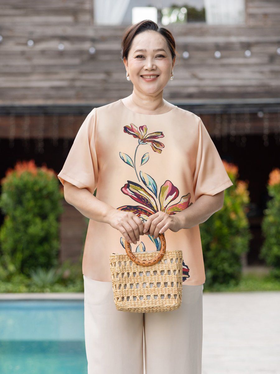 Áo cổ tròn in họa tiết, tay ngắn