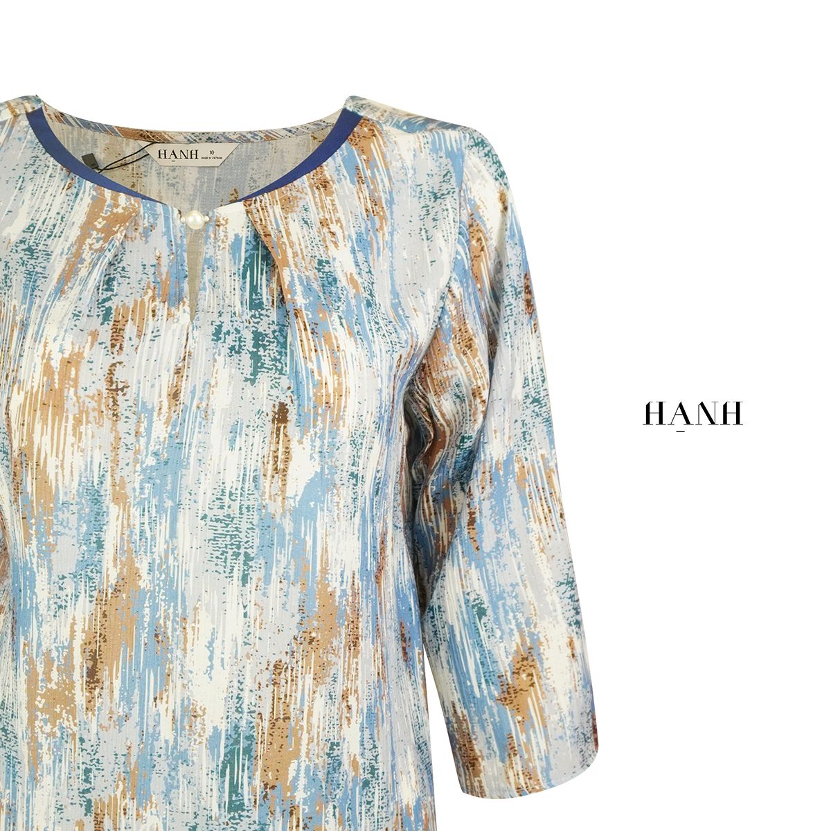 Hạnh Áo cổ xẻ V viền kết hạt, tay lửng