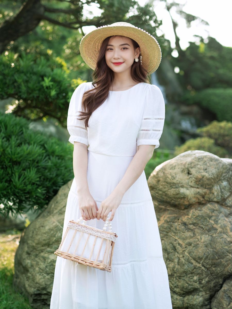 Đầm maxi cổ tròn, tay phồng phối ren trẻ trung, nữ tính
