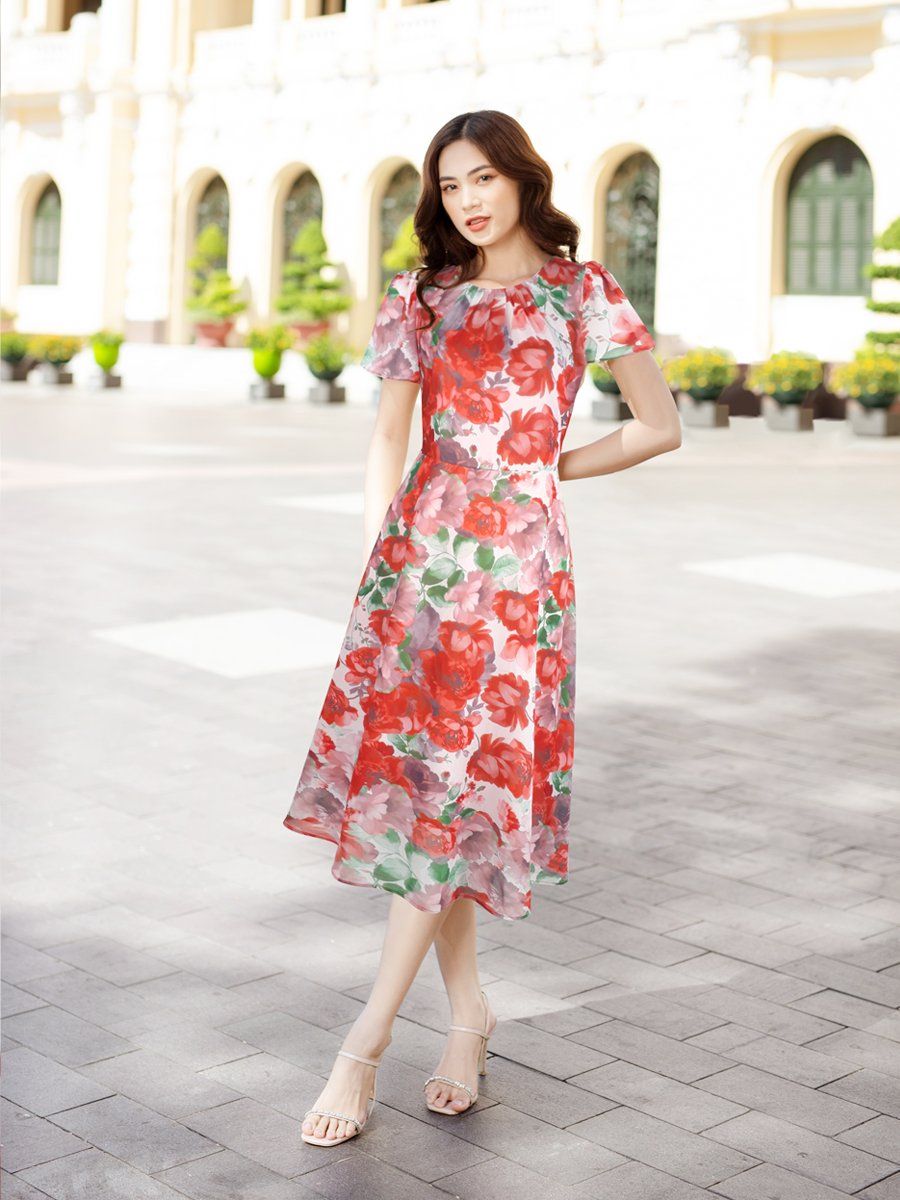 Đầm dài Hạnh cổ tròn xếp li, tay ngắn, trẻ trung