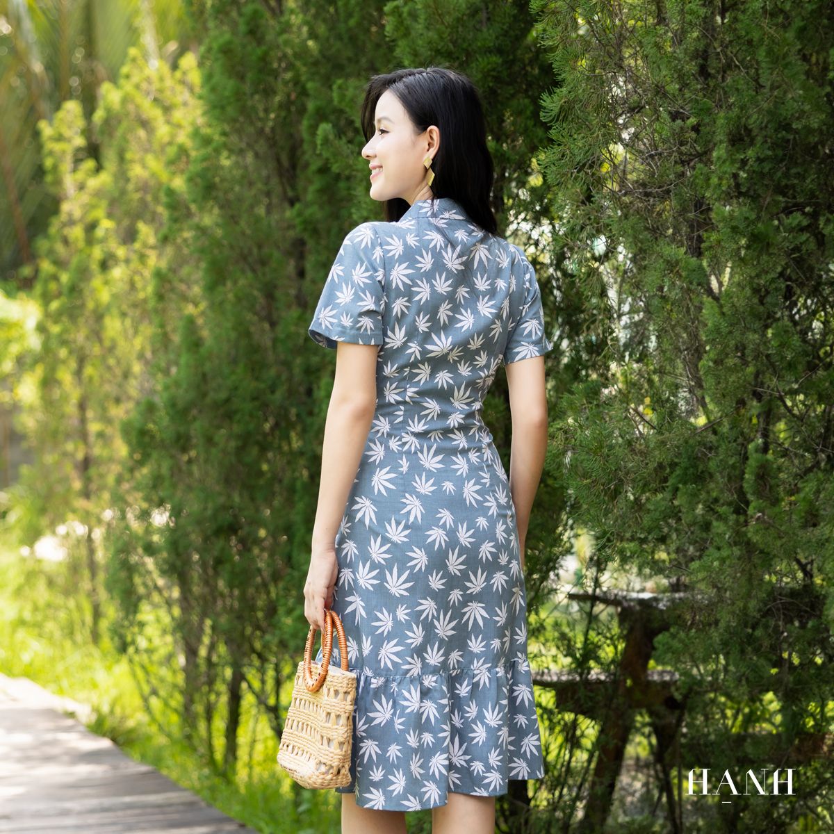 Đầm cổ cách điệu, tay phồng