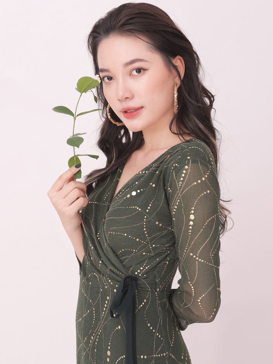 Đầm thun ép nhũ, cổ tim đắp, eo đính nơ