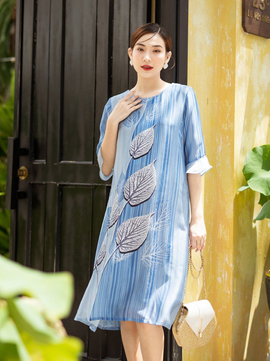 Đầm suông cổ tròn họa tiết , tay bèo