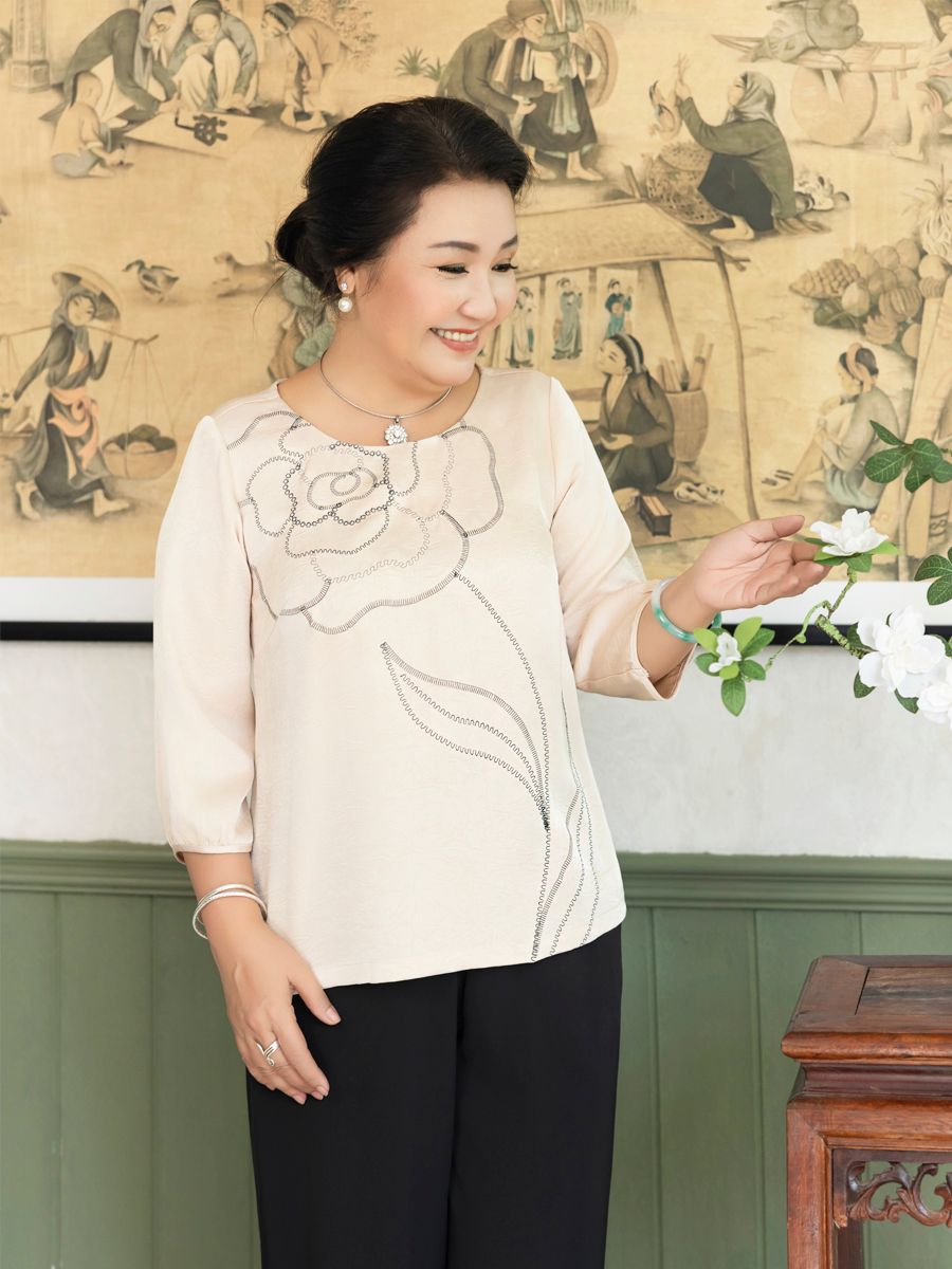 Áo Hạnh cổ tròn thêu hoa hồng, tay lửng
