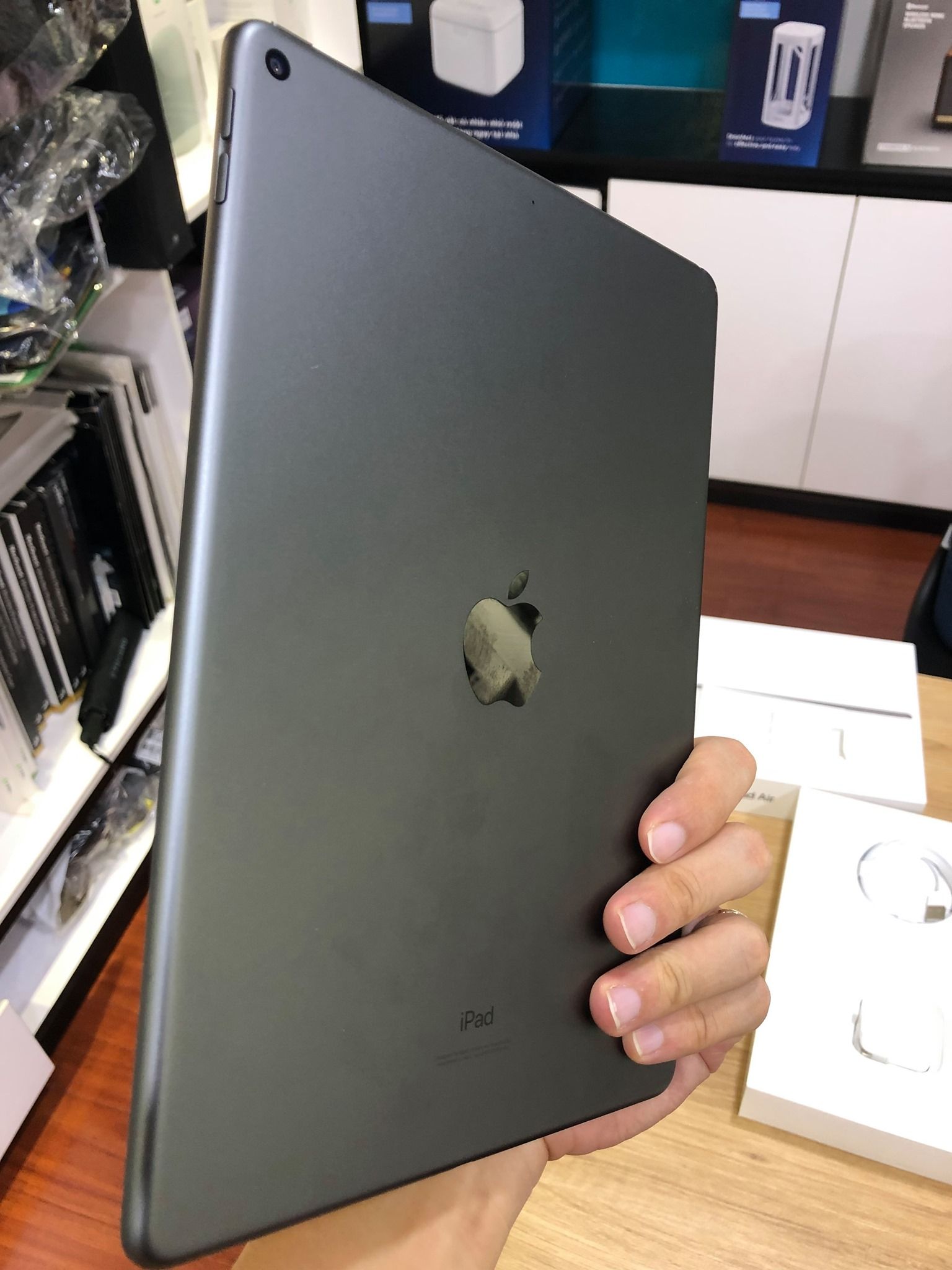 iPad Air 3 256GB Wi-Fi Only qua sử dụng